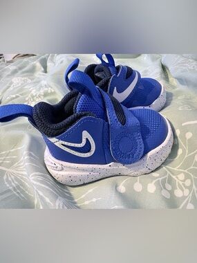 Nike Toddler Royal Blue and White Velcro Sneakers
